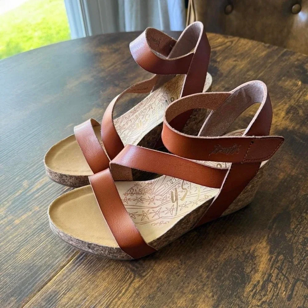 Blowfish Malibu brown cork wedge sandals size 9.5